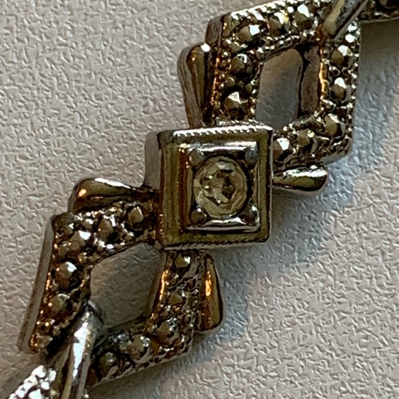 Elegant Vintage Silver Tone Women's Bracelet - Picture 7 of 8